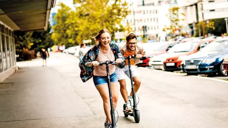 Almaniyanın böyük şəhəri skuterləri qadağan edir