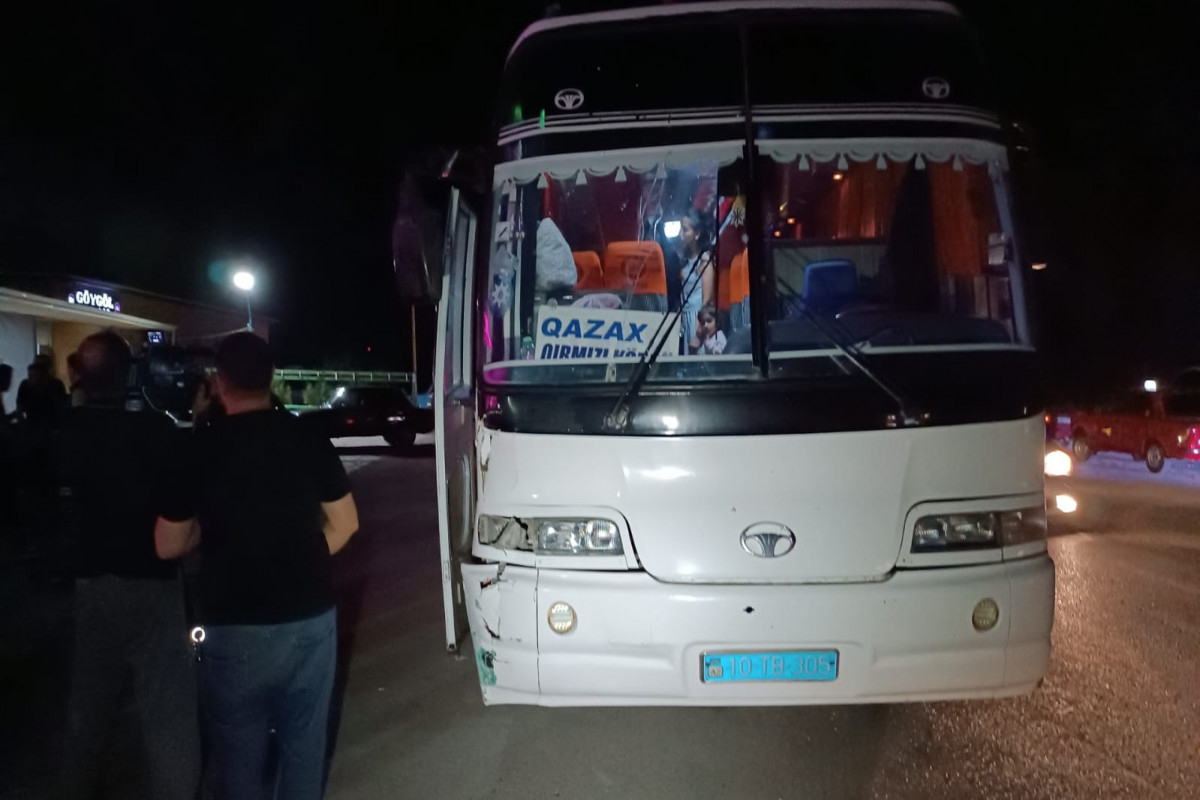 Azərbaycanda avtobusun vurduğu qadın xəstəxanada ölüb - FOTO