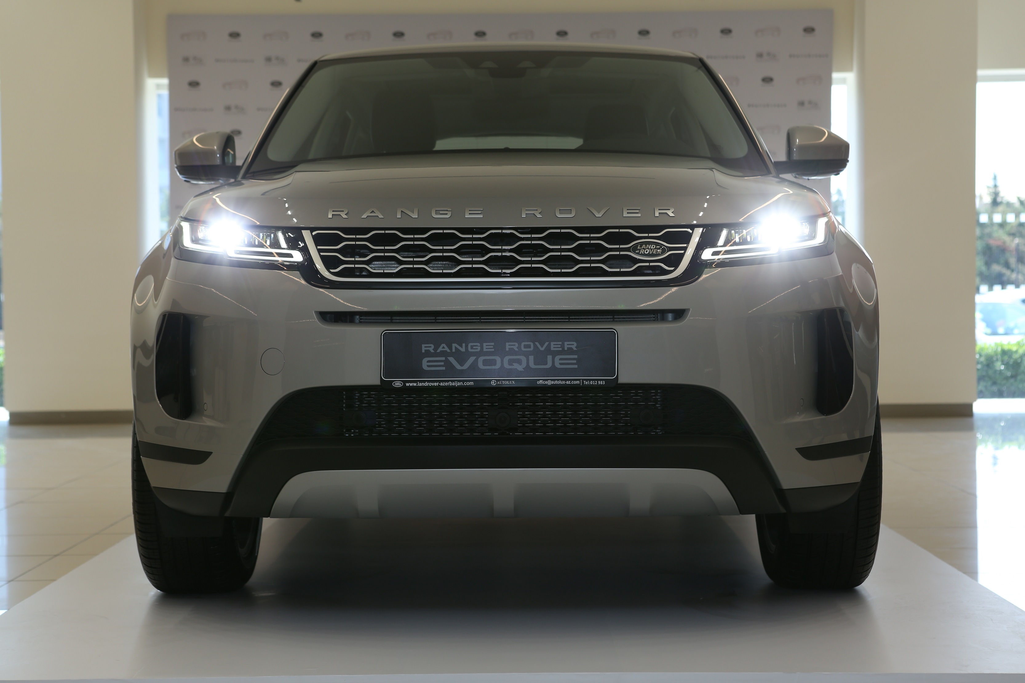 “Range Rover Evoque” modeli avtomobilsevərlərə təqdim edilib