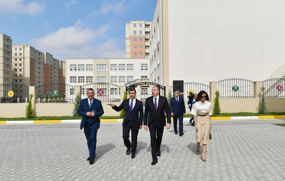 Prezident İlham Əliyev “Qobu Park-2” yaşayış kompleksinin açılışında - FOTO