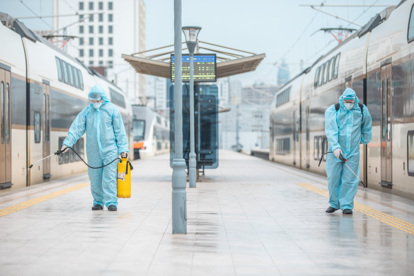 Qatarların və stansiyaların dezinfeksiyası davam etdirilir - FOTO