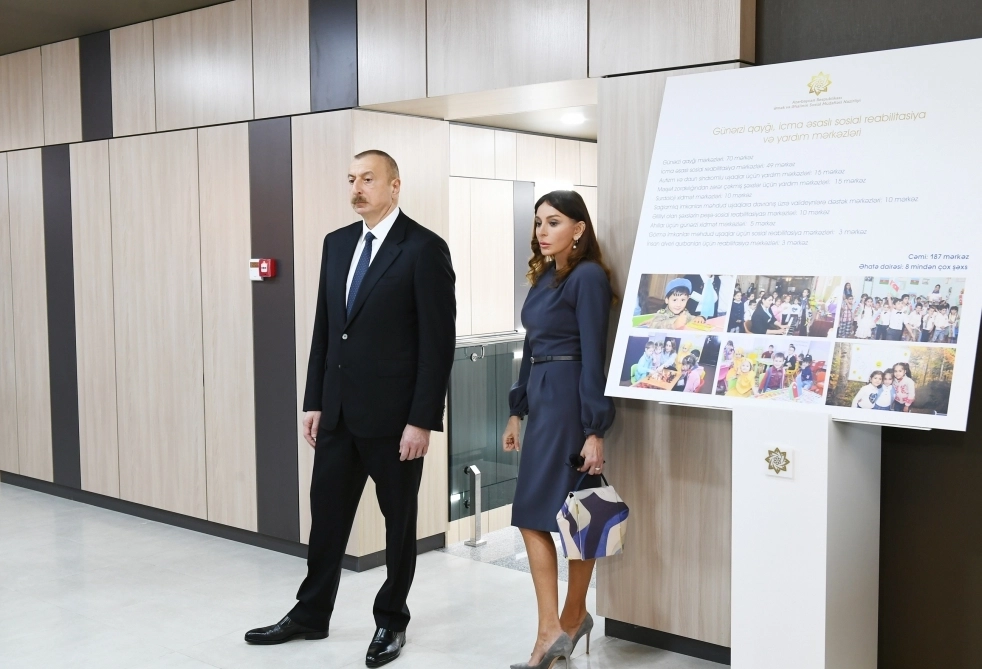 İlham Əliyev və Mehriban Əliyeva DOST mərkəzinin açılışında - FOTO