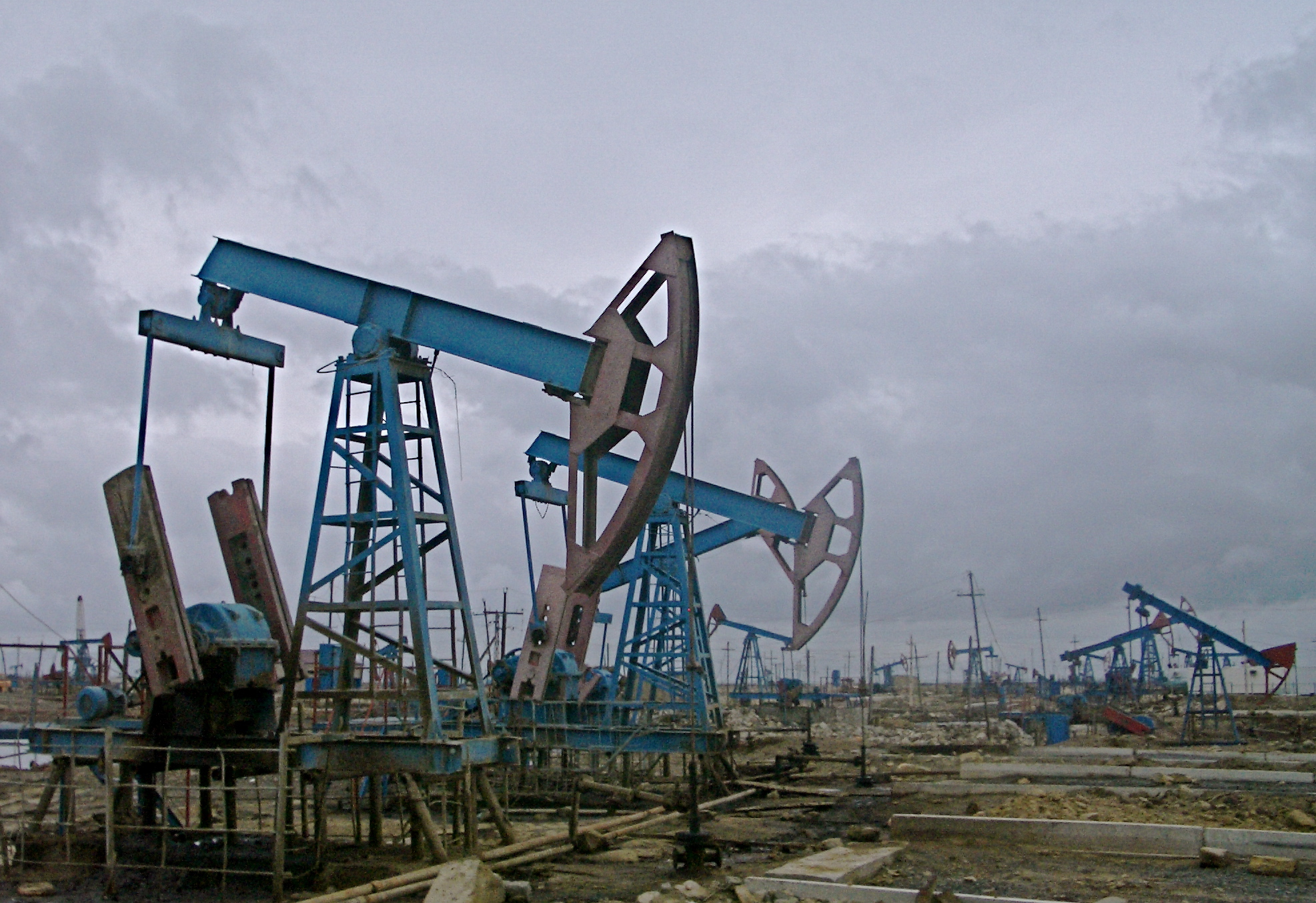 Azərbaycan neftinin qiyməti 45 dolları ötüb