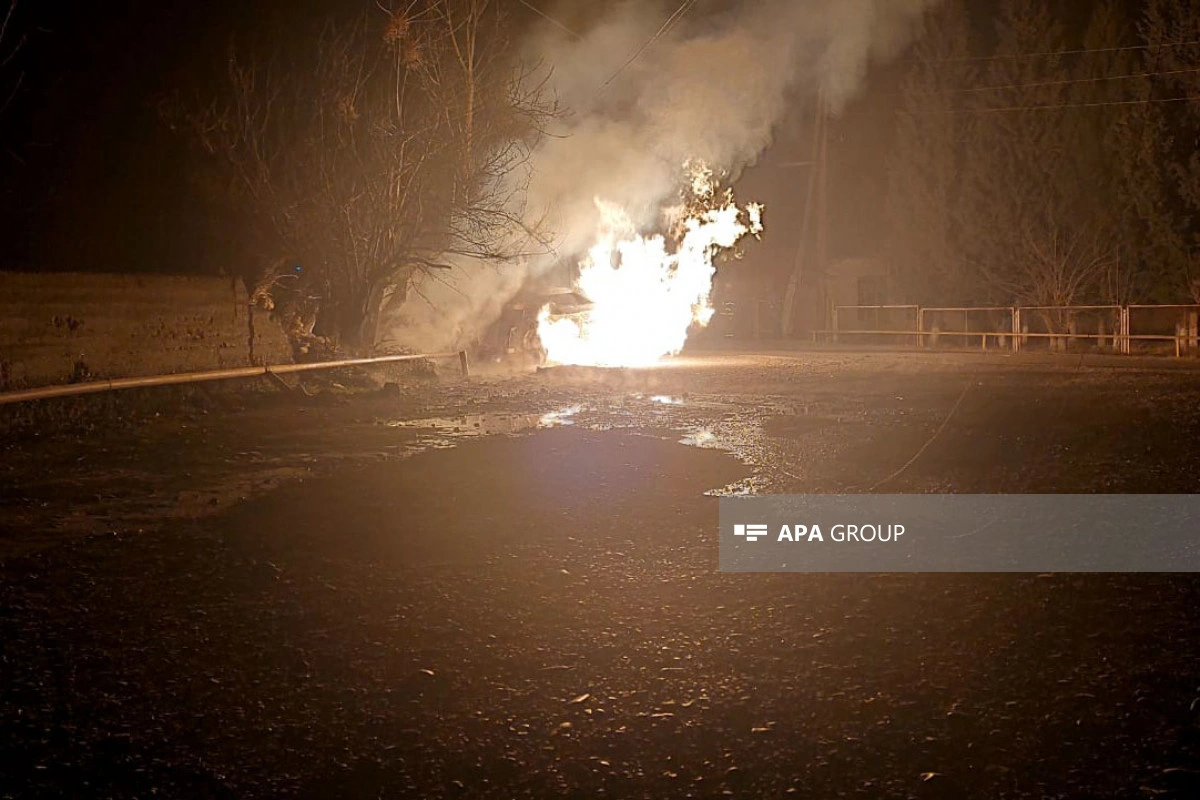 В Азербайджане автомобиль врезался в газопровод: пострадали 3 человека