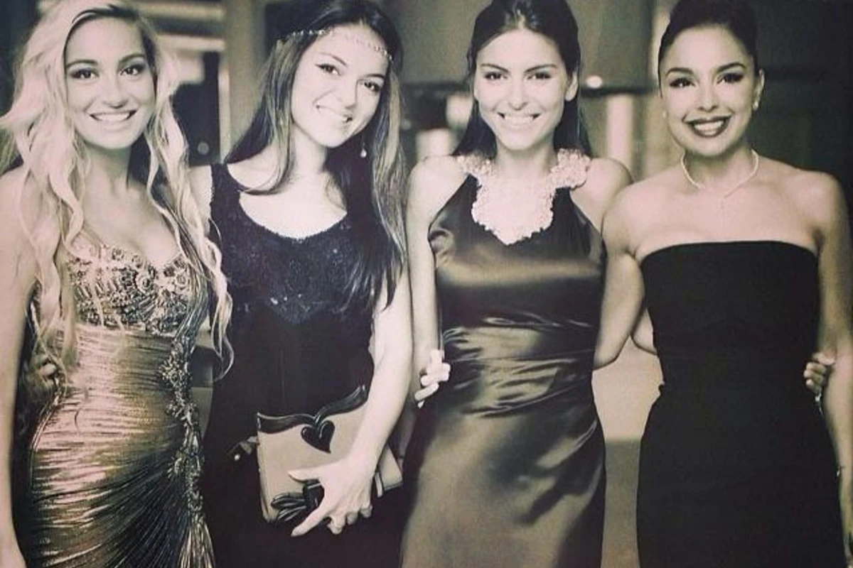 Мехрибан алиева детьми фонд гейдара алиева. Эбру гюндеш с дочерью. Дочь на азербайджанском. Мехрибан алиева детьми фонд гейдара алиева. Мехрибан алиева детский сад.