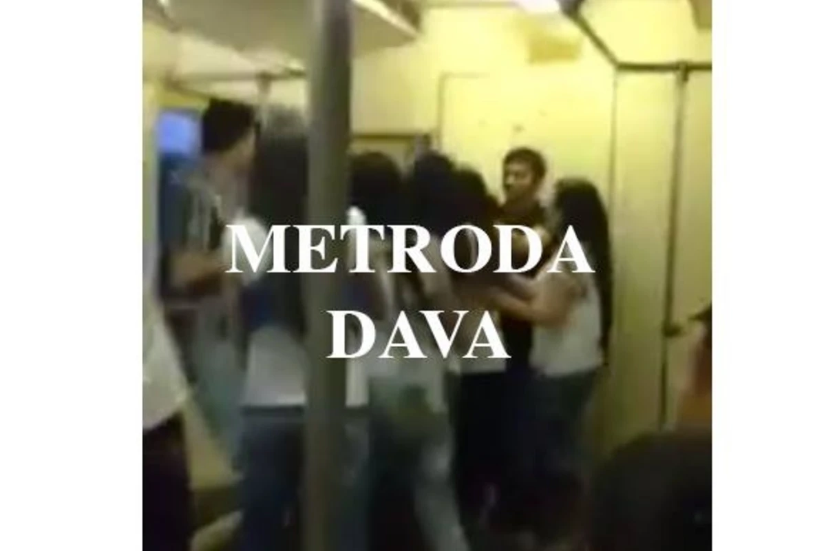 Bakı metrosunda qızların davası (VİDEO)