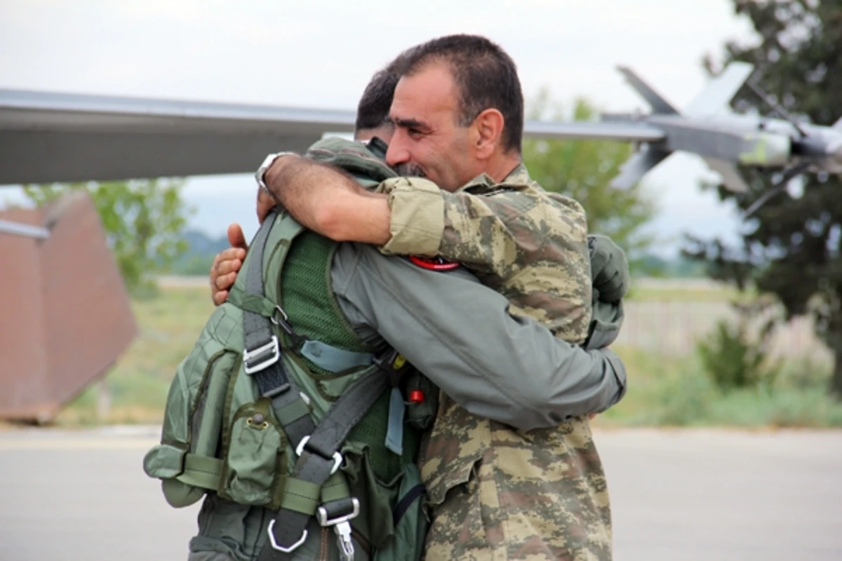 Azərbaycan və türk əsgərlərinin bu fotosu hər kəsi duyğulandırdı (FOTO)