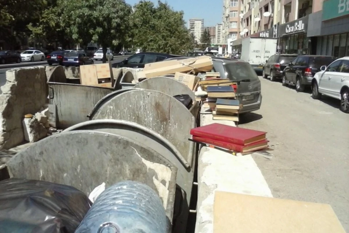 Səməd Vurğun, Mirzə Cəlilin kitabları Bakı zibilxanalarında (FOTO)