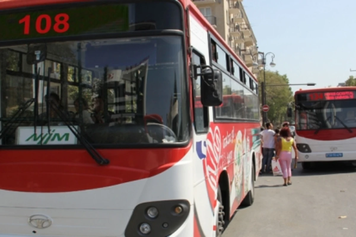 Bakıda sərnişin avtobus sürücüsünü döydü