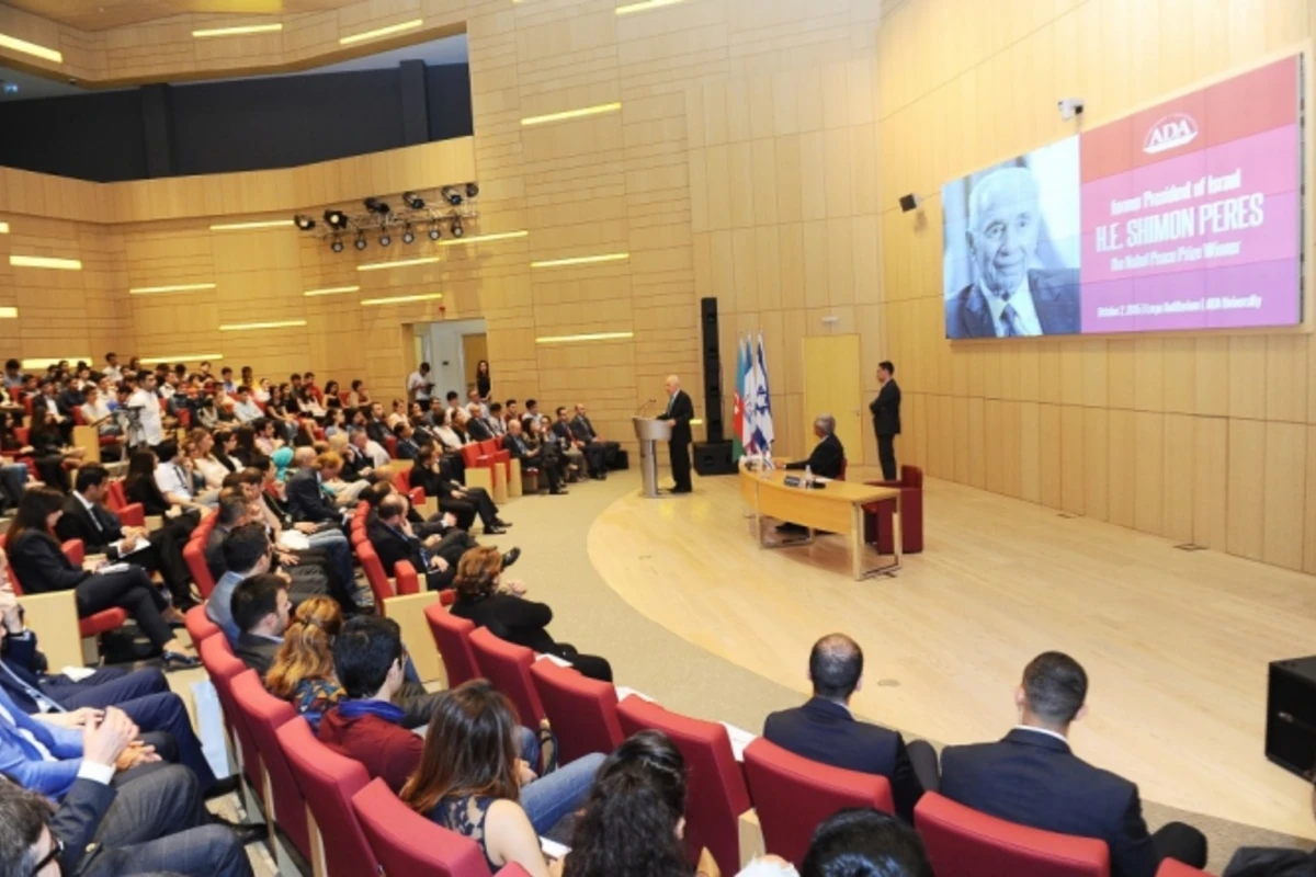 Şimon Peres Bakıda tələbələrin suallarını cavablandırdı (FOTO)