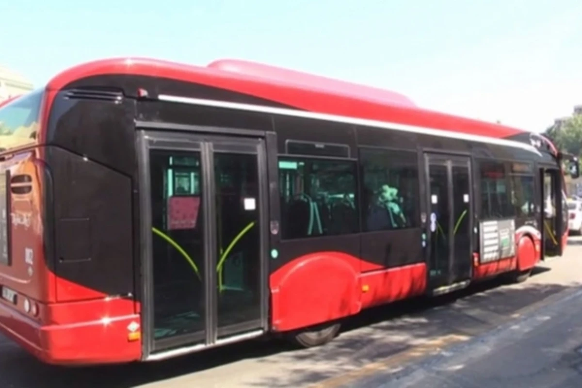 BakuBusun daha bir avtobusu xəttə çıxdı