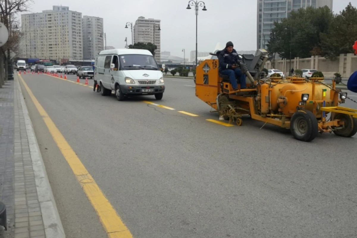 Bakıda avtobuslar üçün xüsusi xətlər çəkilir (FOTO)