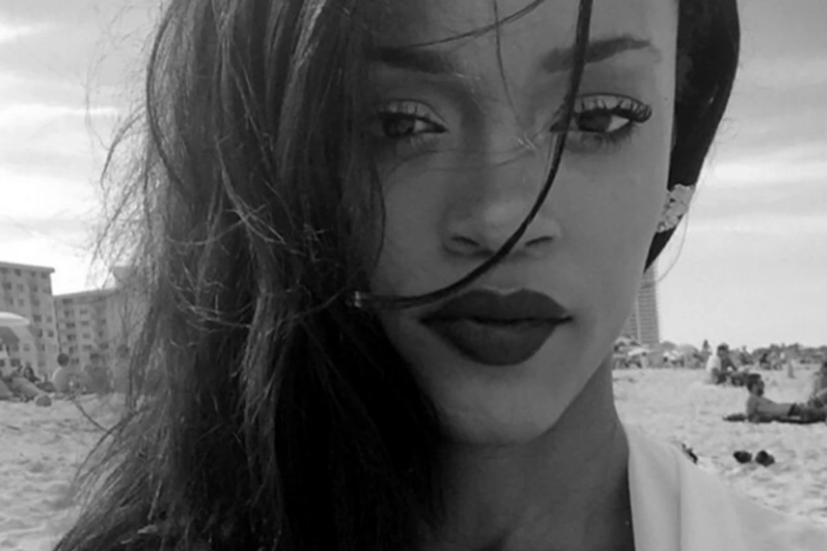 Rihannanın əkizi qədər oxşarı olan 22 yaşlı qız (FOTO)