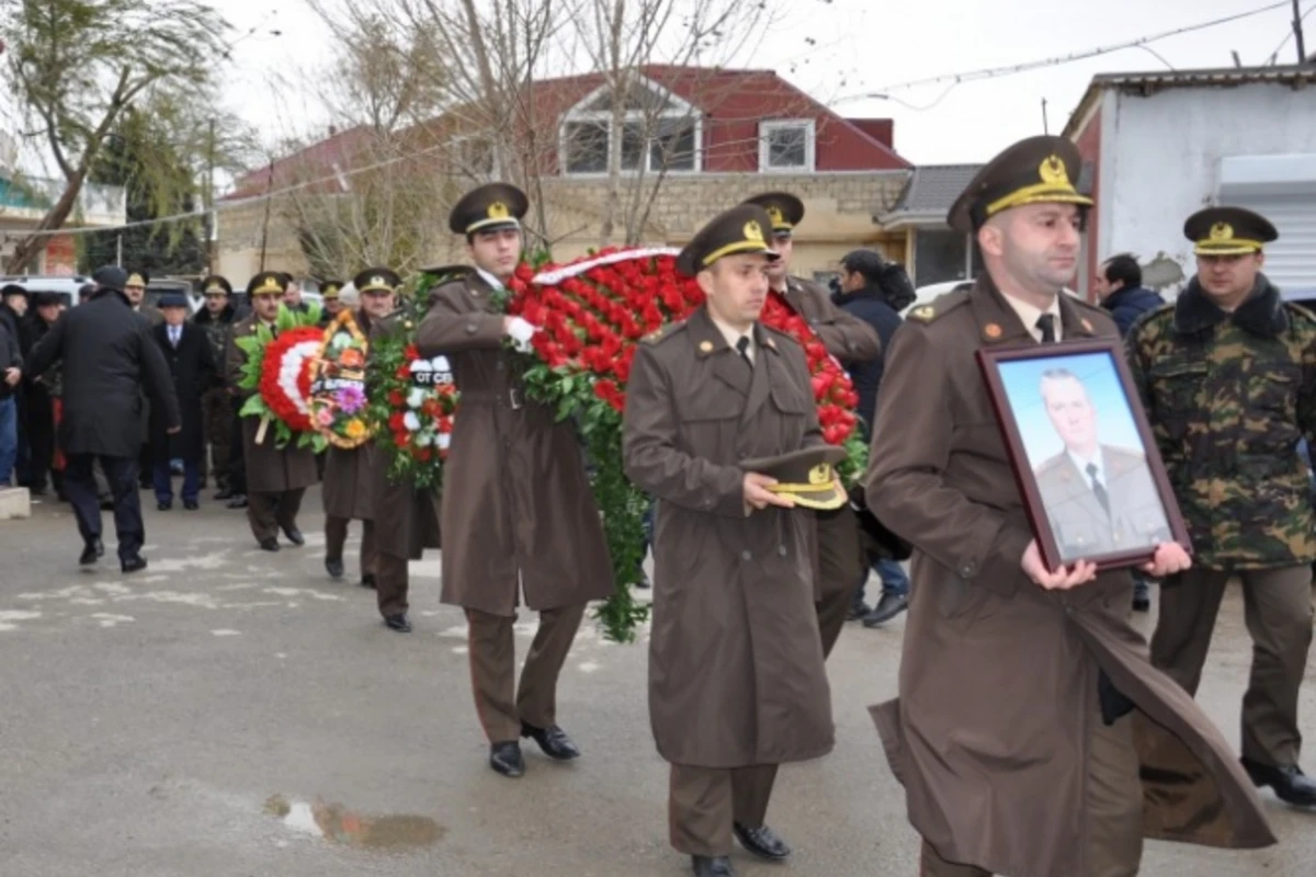 Günəşli yanğınını söndürən mərhum gəmi kapitanı dəfn olundu (FOTO)