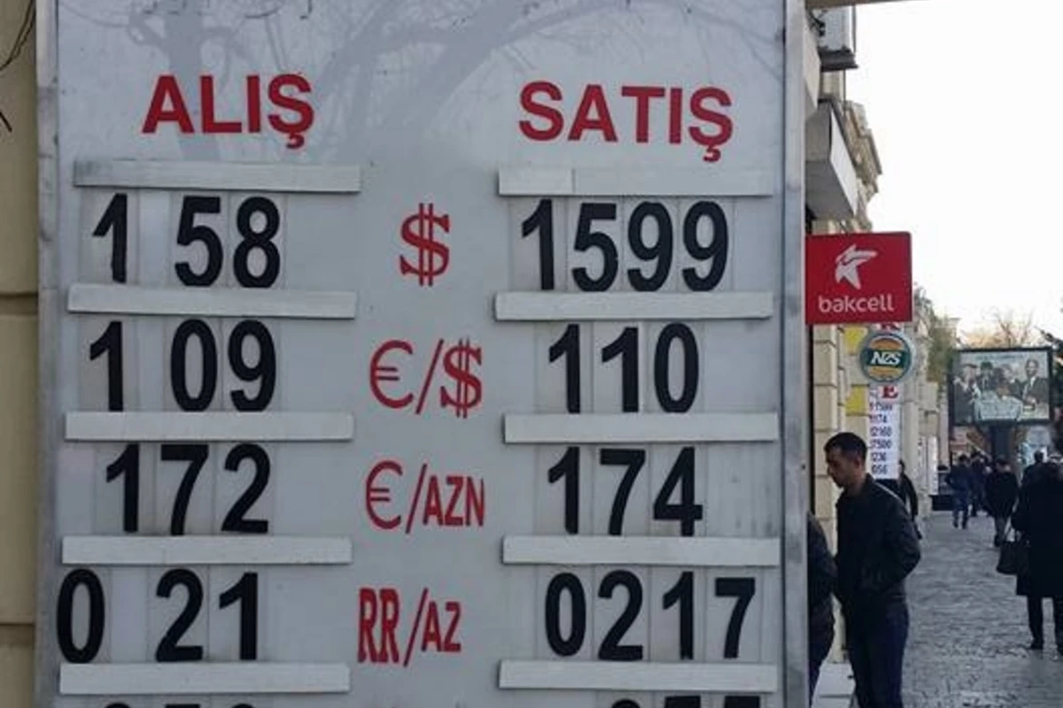 Bakıda yeni devalvasiya təşvişi: valyutadəyişmə məntəqələri dollar satmır