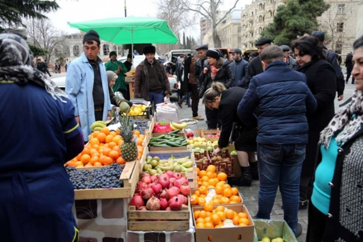 Devalvasiya bayram yarmarkalarını da vurdu