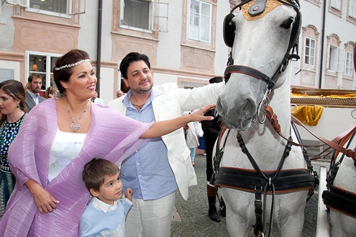 Azərbaycanlı tenor Anna Netrebko ilə birlikdə bal ayında (FOTO)