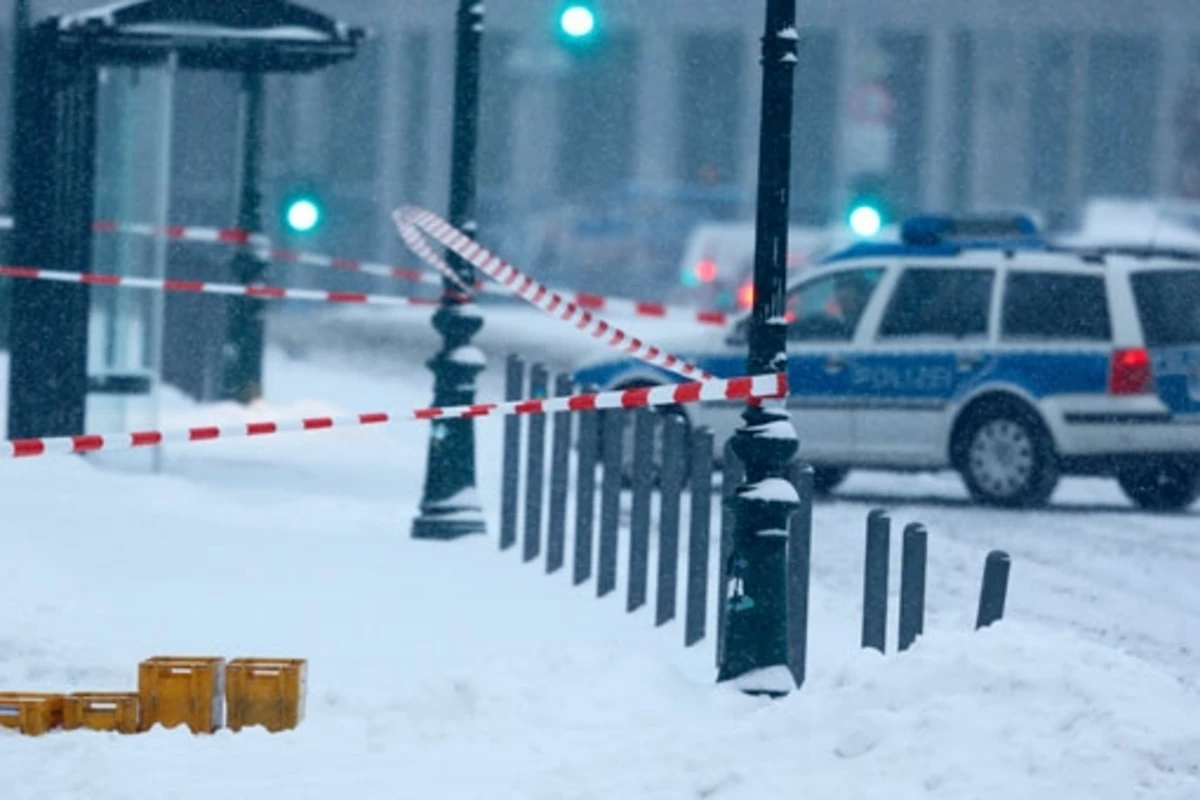 Merkelin iqamətgahında bomba həyəcanı