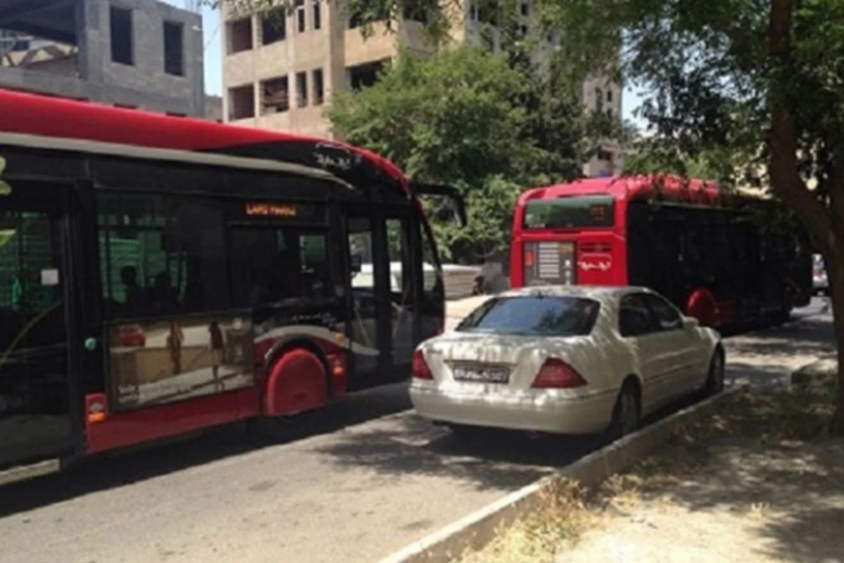 Dayanacaqlardakı monitorlarda “BakuBus” avtobuslarının fəaliyyəti barədə məlumat olacaq (RƏSMİ)