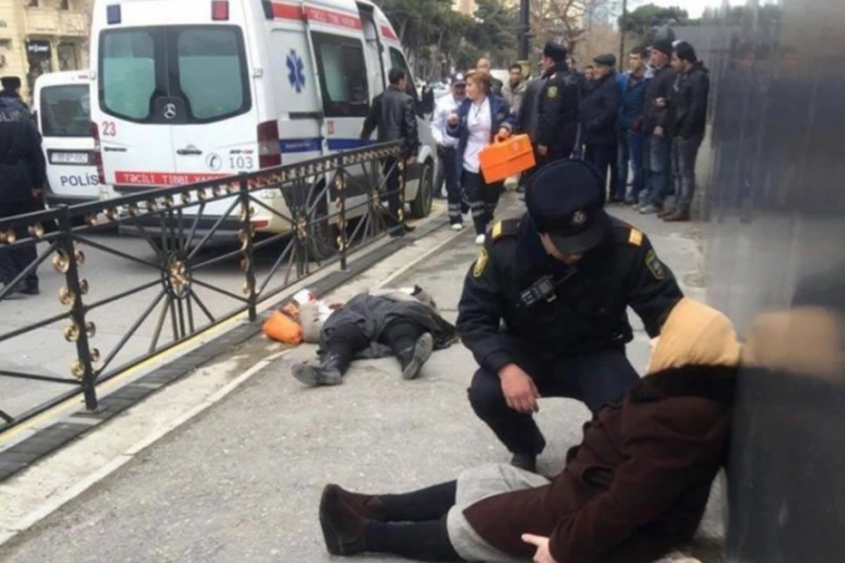 Bakıda qadınların başına boru düşdü, biri yerində keçindi (VİDEO+18)