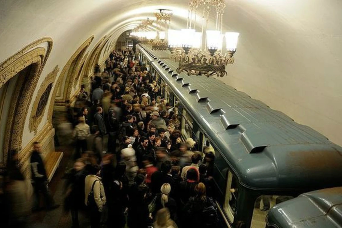 Metro istifadəçiləri 10 manatdan 100 manata qədər cərimələnə bilər (QAYDALAR)