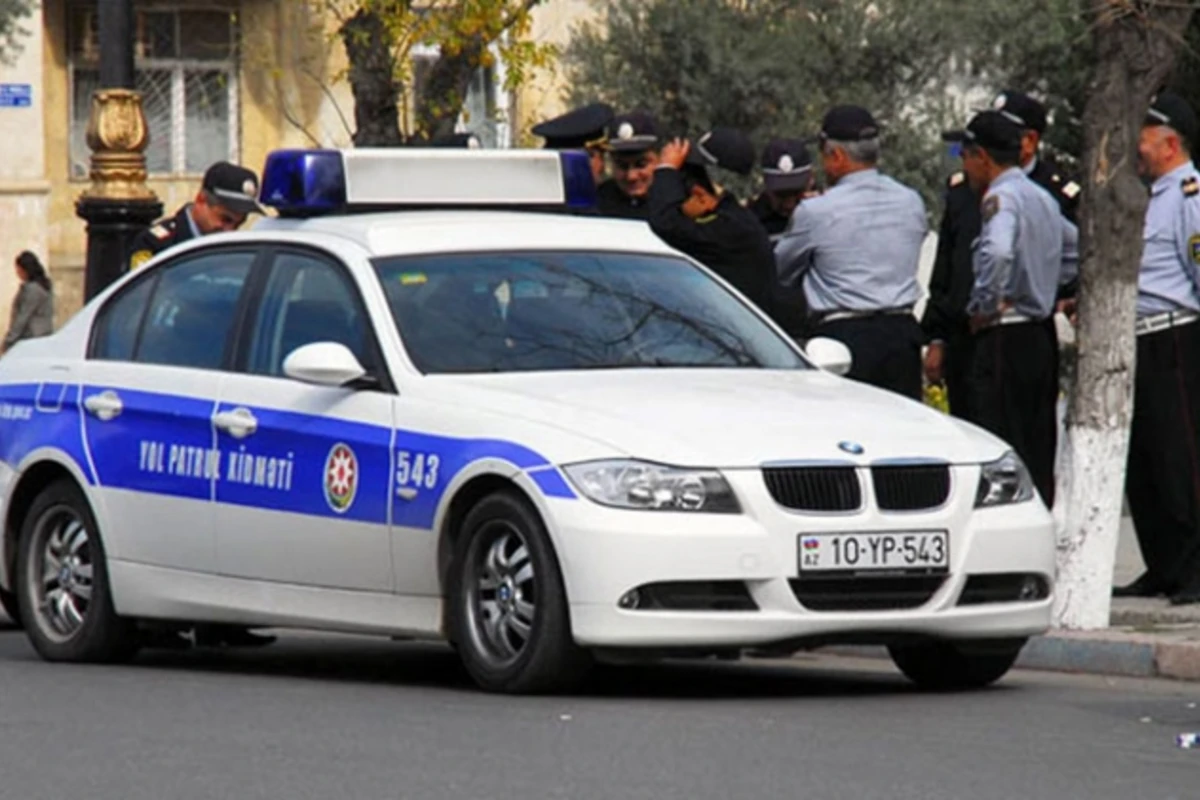 Bakıda yol polisləri polkovniki döydülər