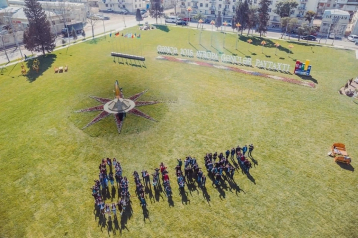 Azərbaycanda qeyri-adi 8 Mart təbriki (FOTO)