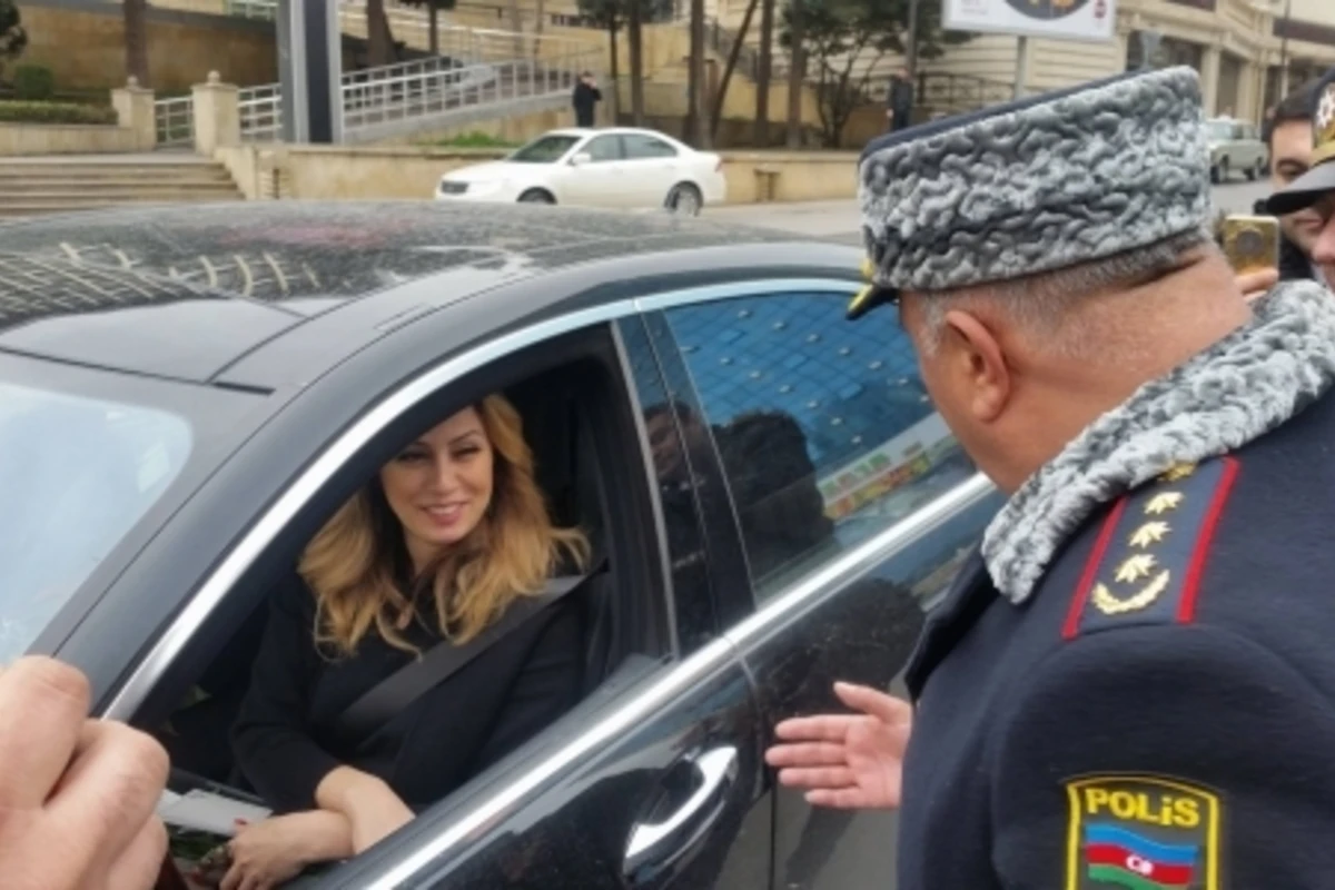 Xanım müğənni yol polisinə «Mercedes S-class»da yaxalandı (FOTO)