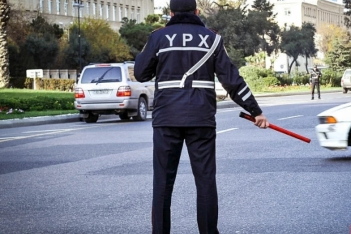 Bakıda avtoş yol polisini vurub qaçdı