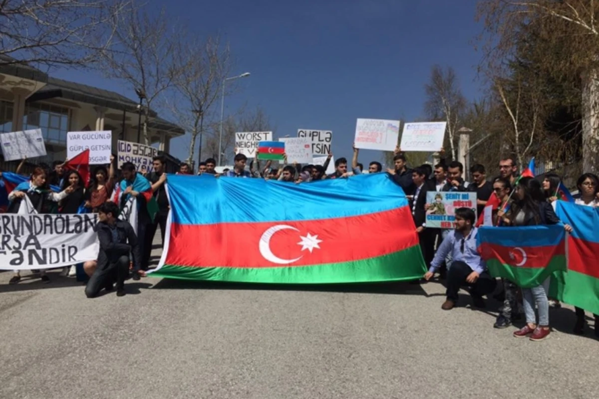 Ankarada da gənclər Qarabağ üçün ayağa qalxdı (FOTO, VİDEO)