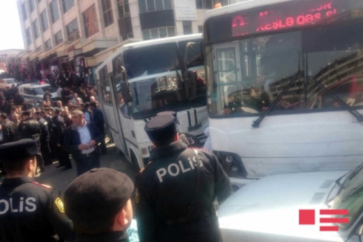 Bakıda sərnişin avtobusları toqquşdu: 9 yaralı, 2 ölü YENİLƏNİB (FOTO)