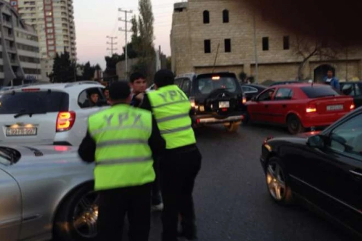 Bakıda ana və oğlu 5 polisi döydü