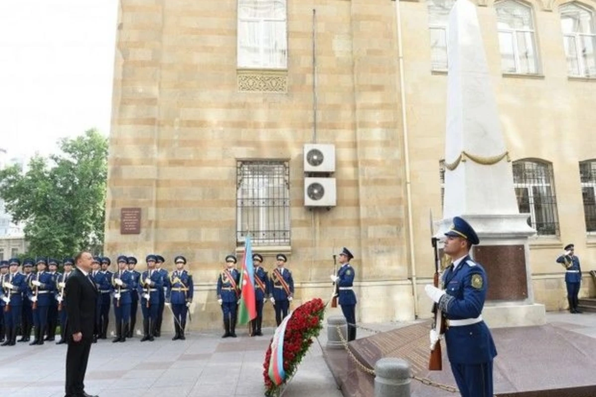 Prezident Cümhuriyyət abidəsini ziyarət etdi