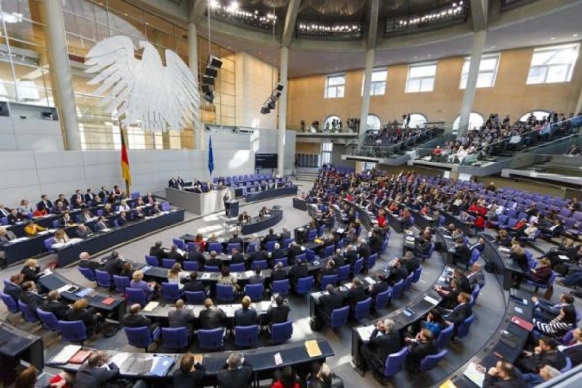 TƏCİLİ - Almaniya Bundestaqı erməni soyqırımını qəbul etdi