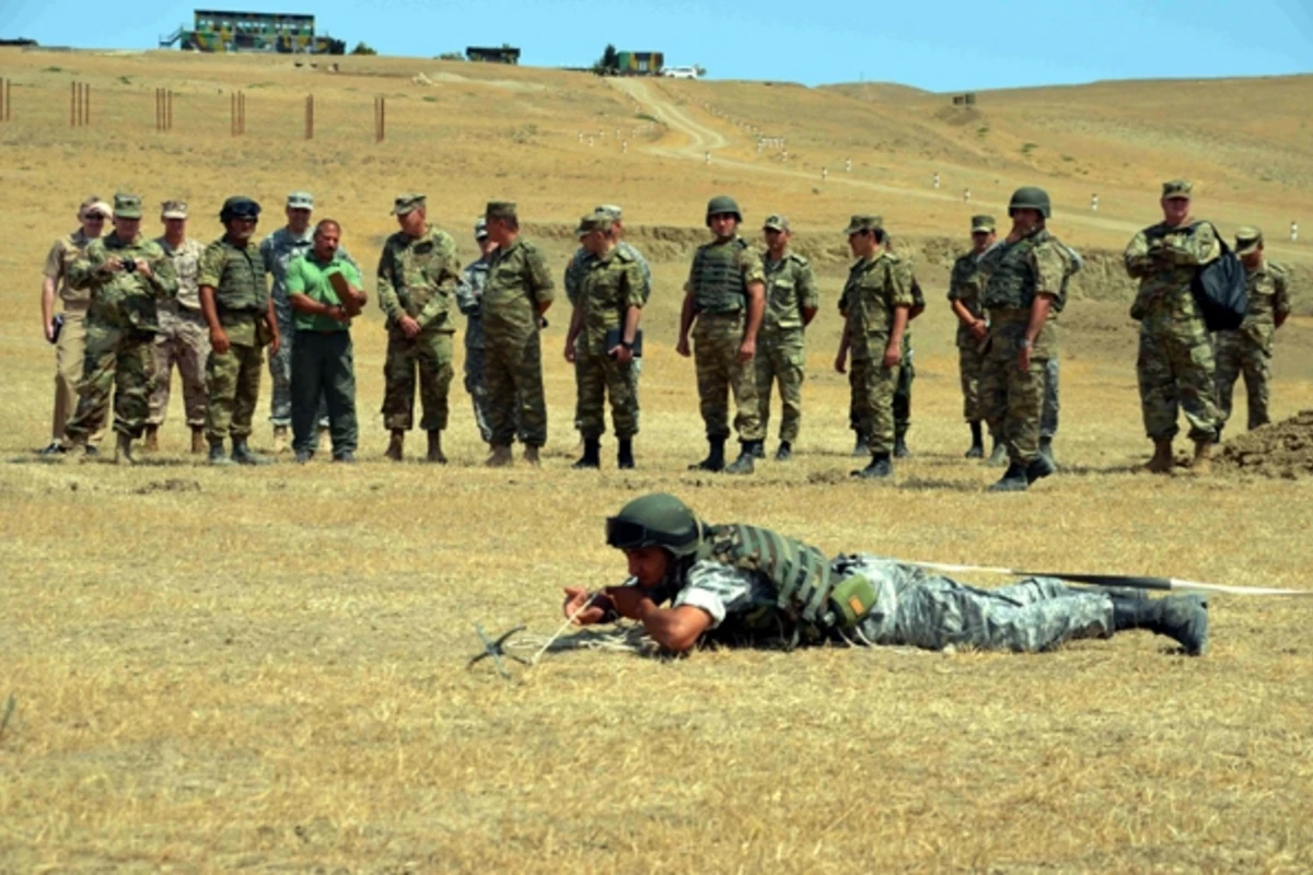 Amerikalı komandan Azərbaycana gəldi - FOTO