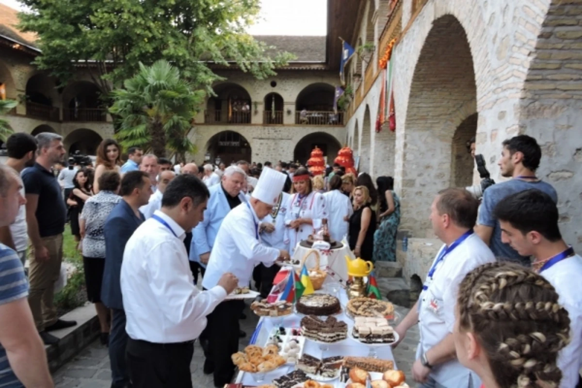 Şəkidə keçirilən III Beynəlxalq şirniyyat festivalı başa çatdı (FOTO)