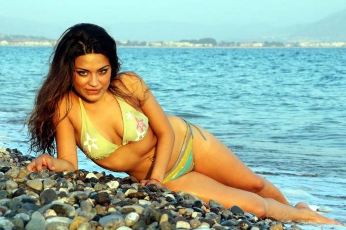 Azərbaycanlı gözəl həkimlikdən imtina etdi, modelliyi seçdi (FOTO)