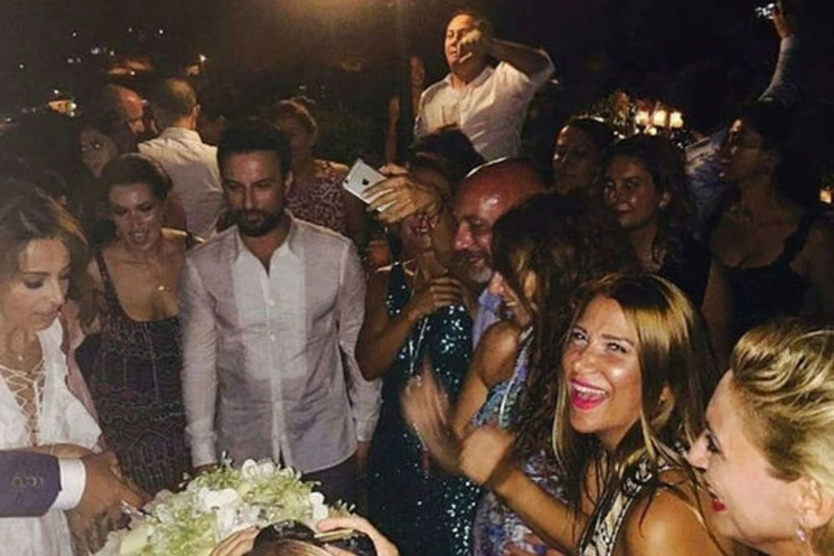 Tarkan iş adamının nikah şahidi oldu (FOTO)