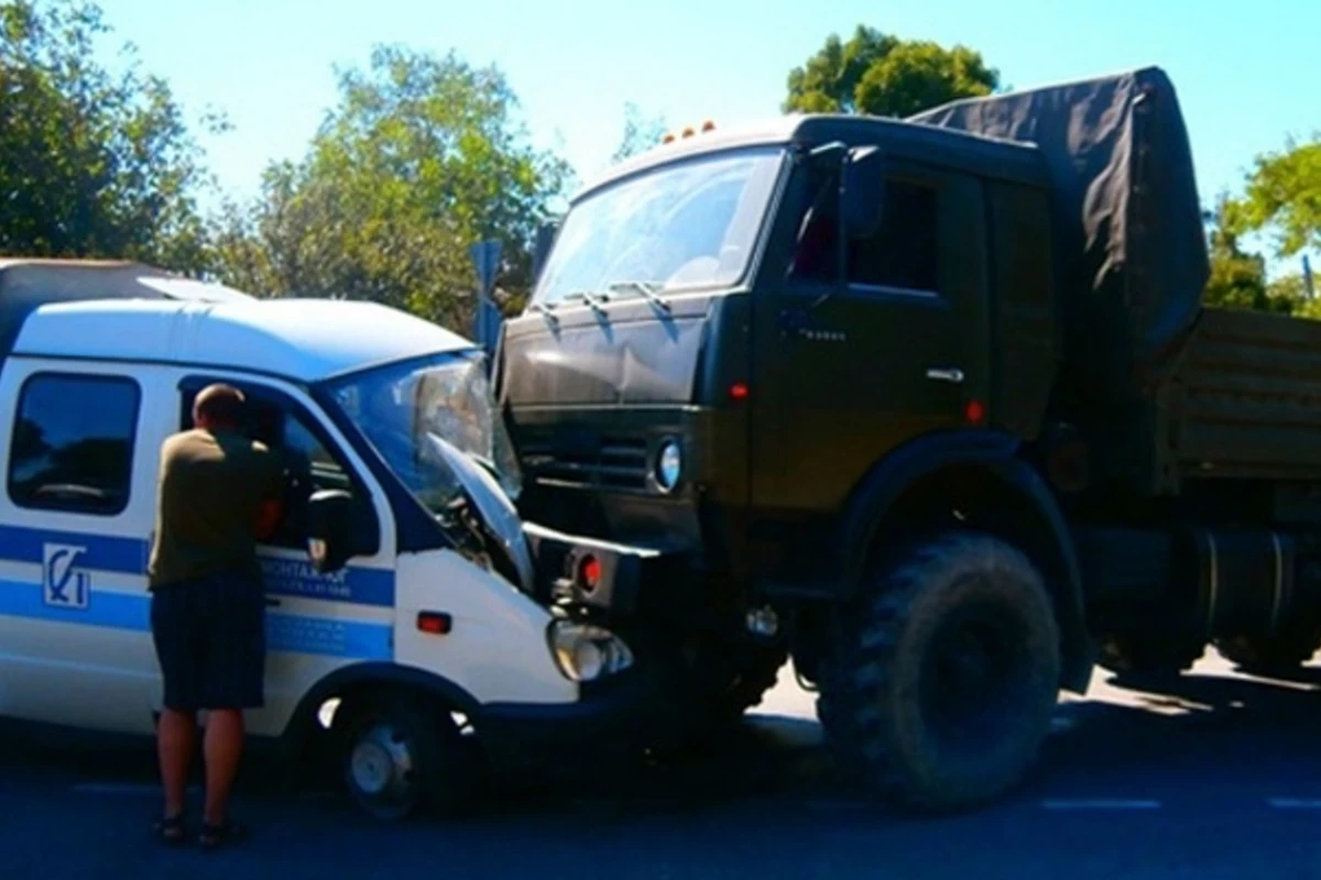 Bakıda ağır qəza: “Qazel”lə  “Kamaz” toqquşdu