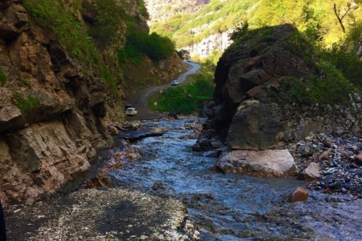 Quba-Xınalıq yolu əvvəlki vəziyyətinə qaytarılıb - FOTO