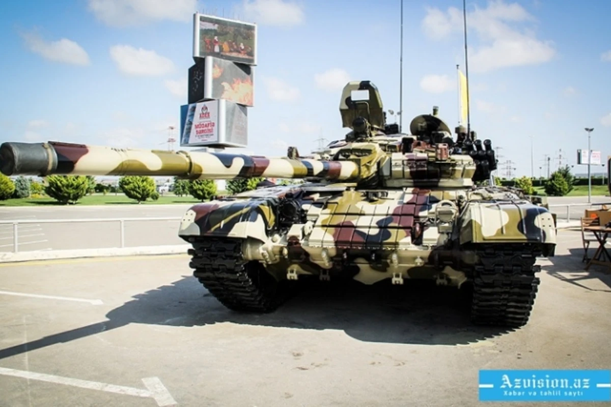 Bakıda tanklar və zirehli texnika  - FOTO