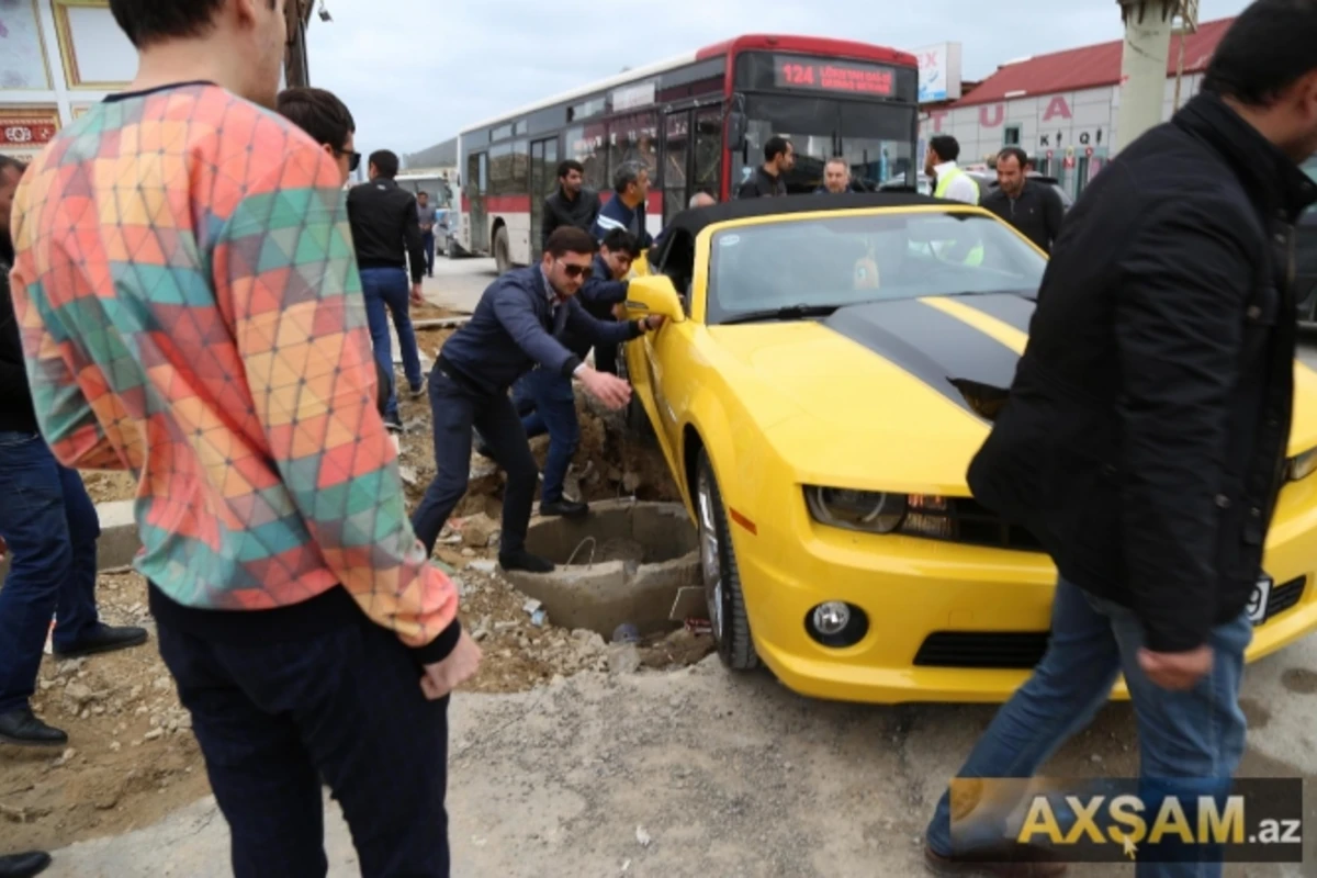 Aygün Kazımova avtomobili ilə kanalizasiya quyusuna düşdü - FOTOLAR