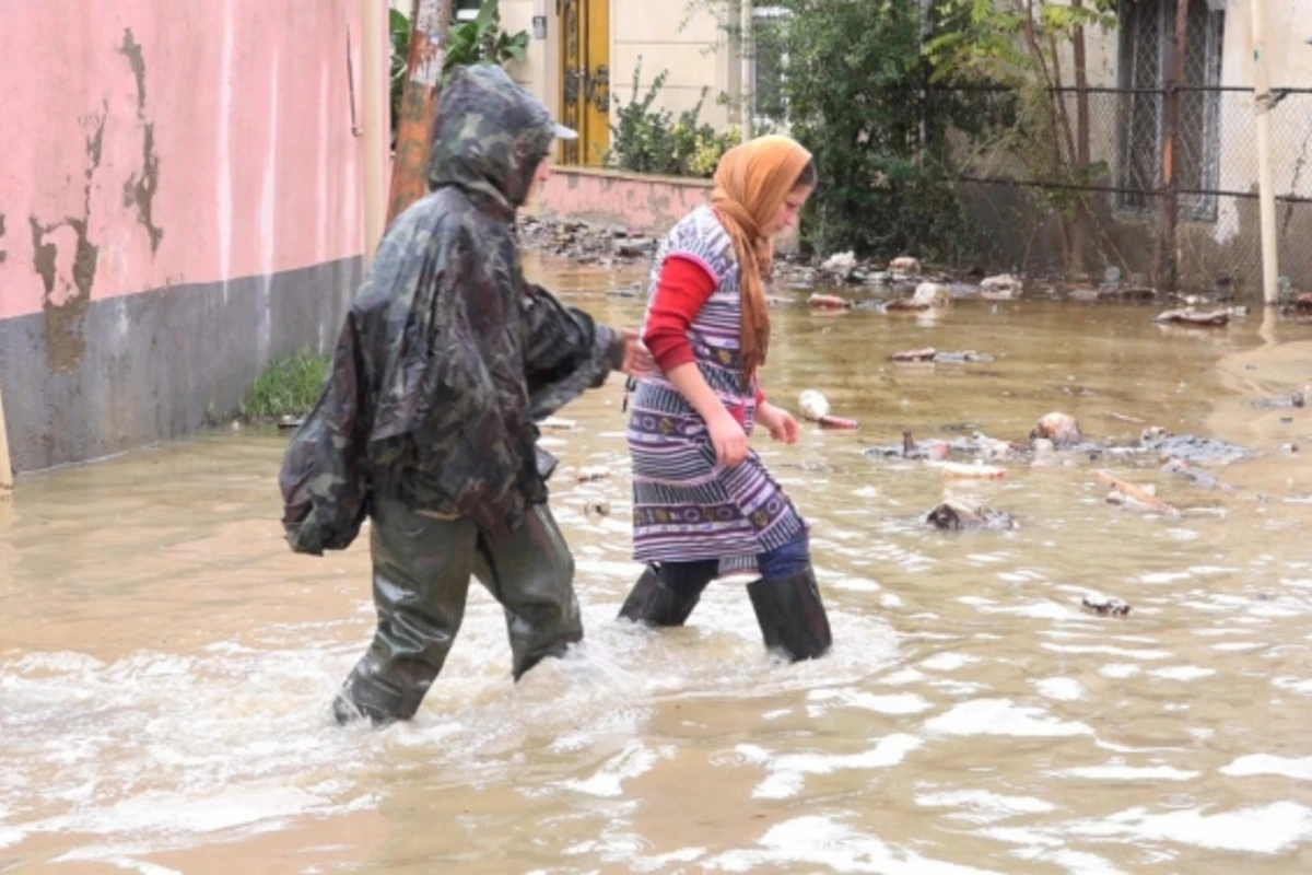 Sabunçuda köməksiz qalan şəxs son anda xilas edildi