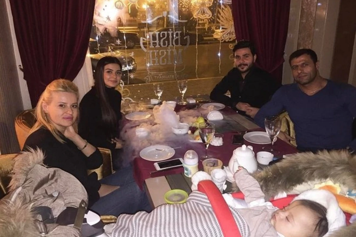 Elçinin həyat yoldaşı ilə yeni fotosu (FOTO)