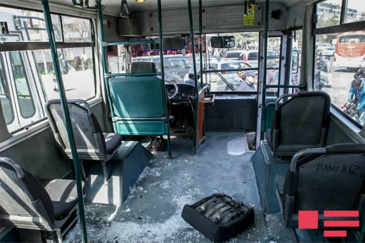 Bakıda sərnişin avtobusu “Pajero” ilə toqquşdu: yaralılar var