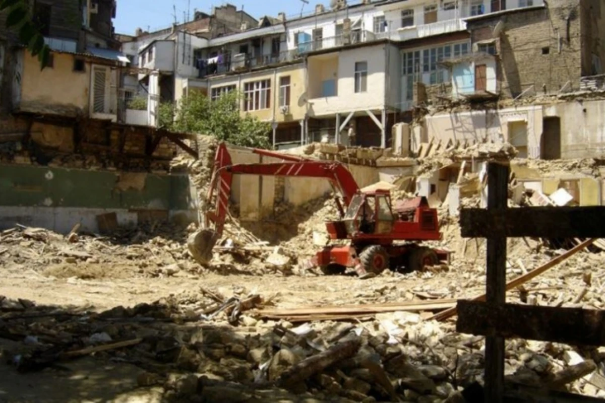 Bakıda 219 binanın söküntüsünə başlanıldı (ÜNVAN, VİDEO)