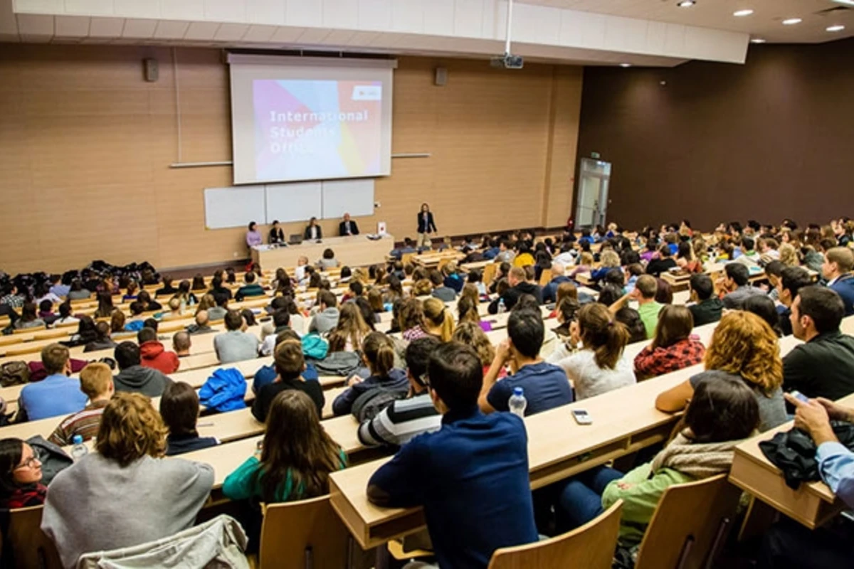 Bu universitetin əməkdaşlarının əmək haqları artırılıb