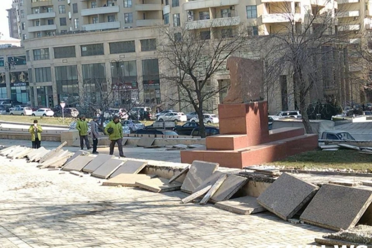 Bakıda parkda təmir başladı: piyadalar təhlükədə (FOTO)