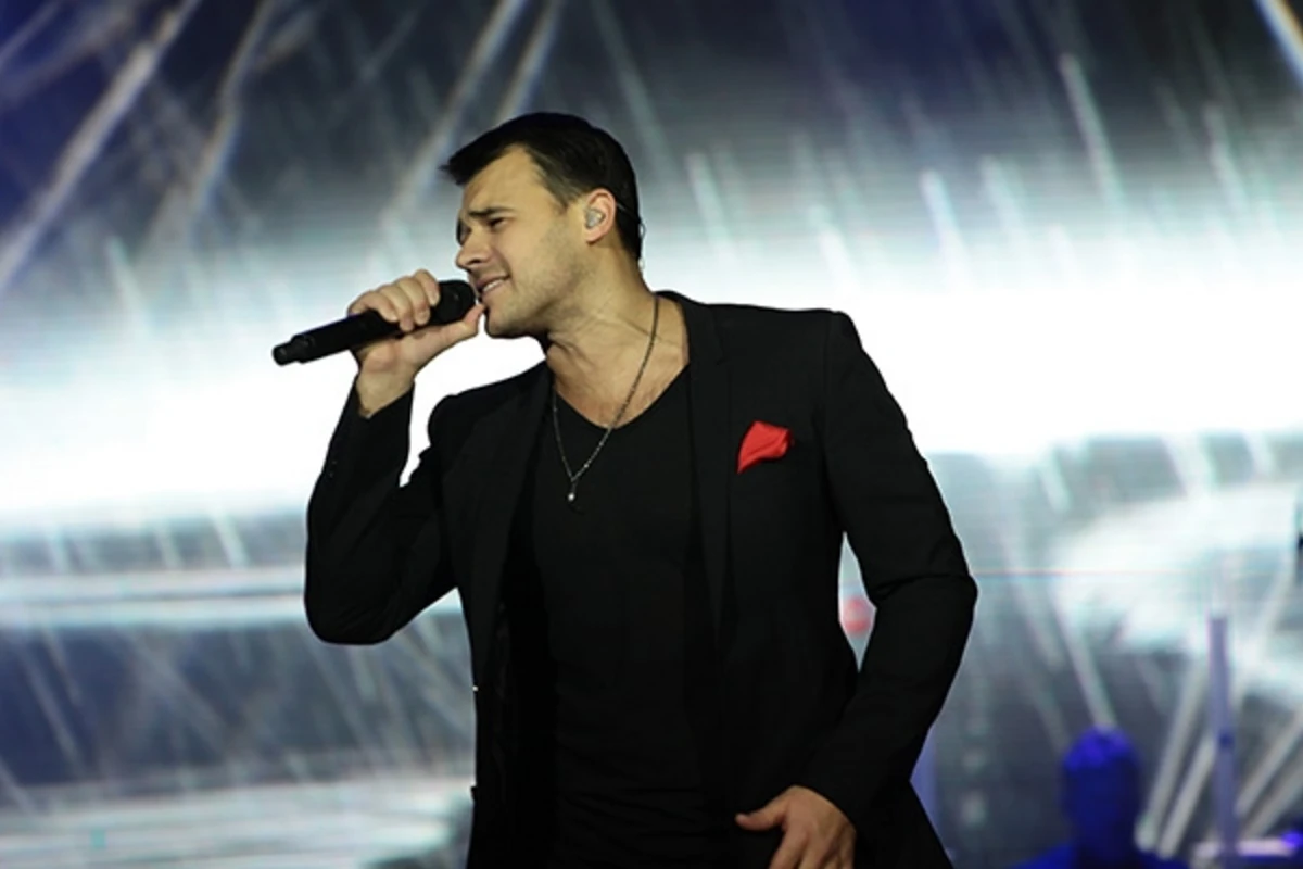 Emin Ağalarov atasının təyyarəsində uçdu, konsert verdi (VİDEO)