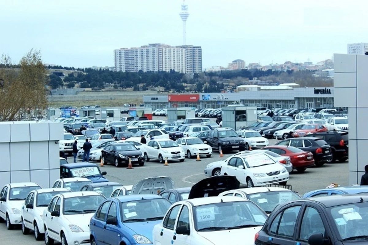 Maşın bazarında son vəziyyət: Prado” 4 min, Mercedes C Class” 7000 ucuzlaşdı